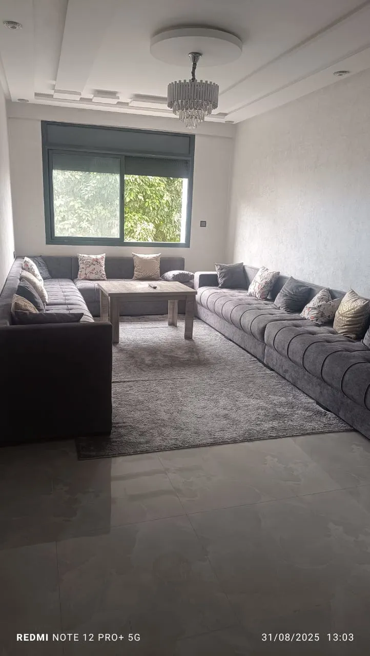 Appartement à Louer à Agadir  2 Chambres, Clim & Wifi, 1er Étage