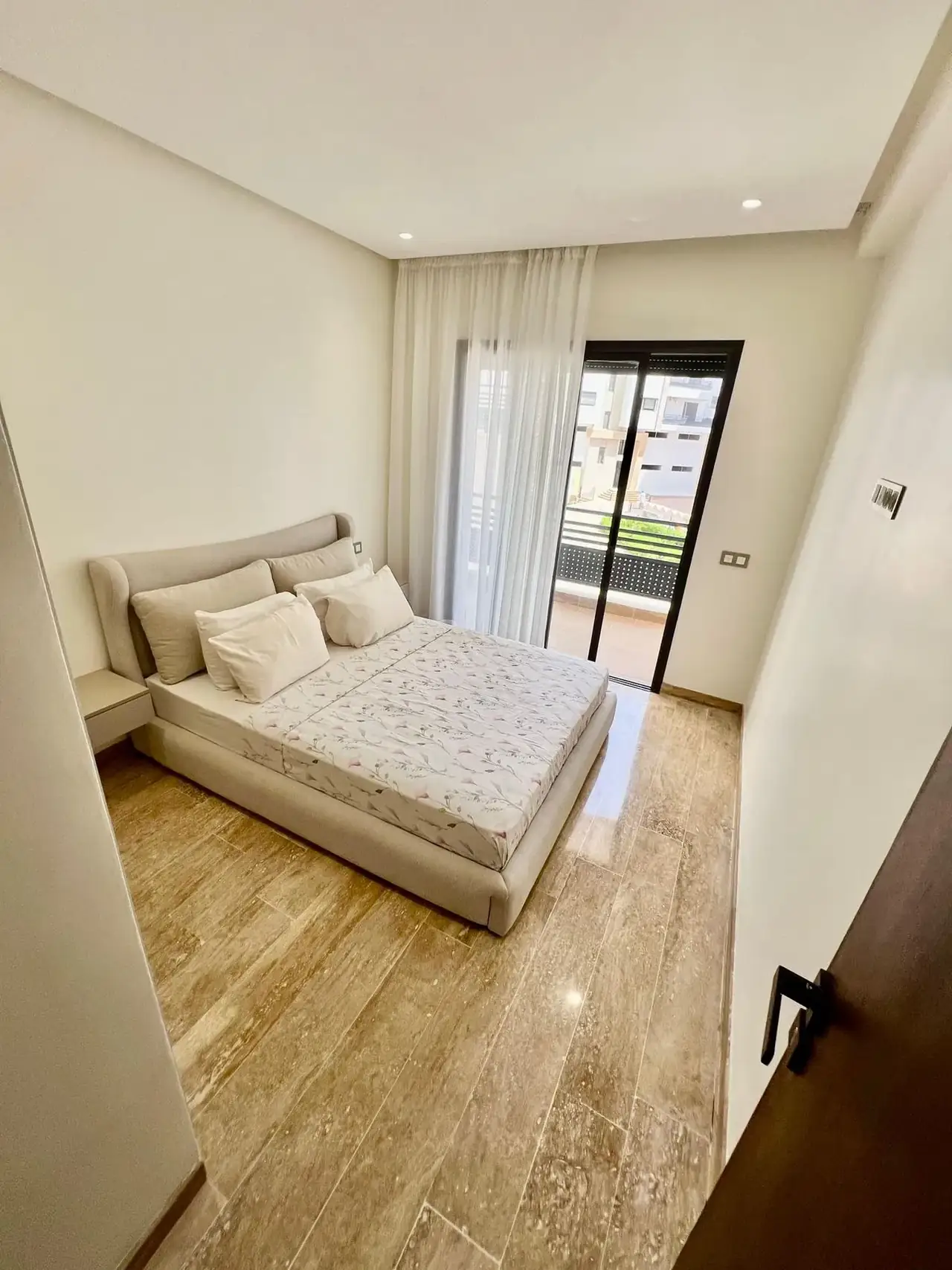 Un appartement élégant à louer dans un quartier calme d'une superficie de 90 m².