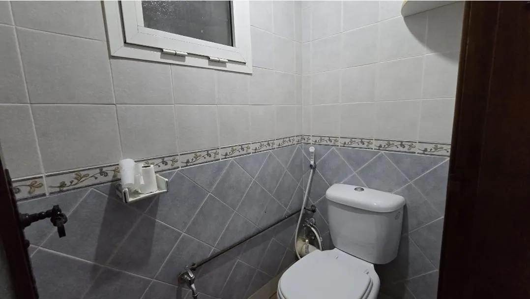 Appartement à Louer Mensuellement à M'diq  86m², 2 Chambres, Résidence Sécurisé