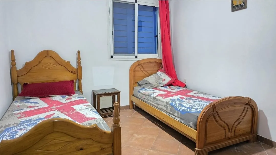 Appartement à Louer Mensuellement à M'diq  86m², 2 Chambres, Résidence Sécurisé