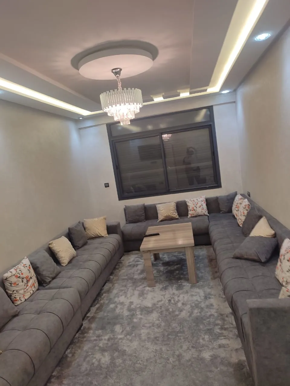 Appartement à Louer à Agadir  2 Chambres, Cli...