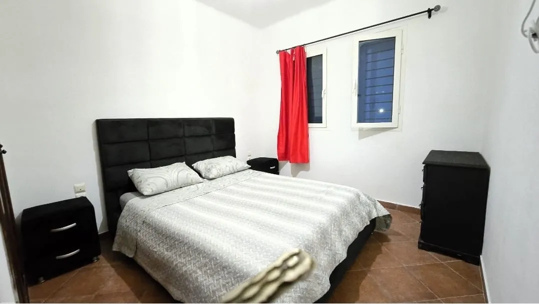 Appartement à Louer Mensuellement à M'diq  86m², 2 Chambres, Résidence Sécurisé