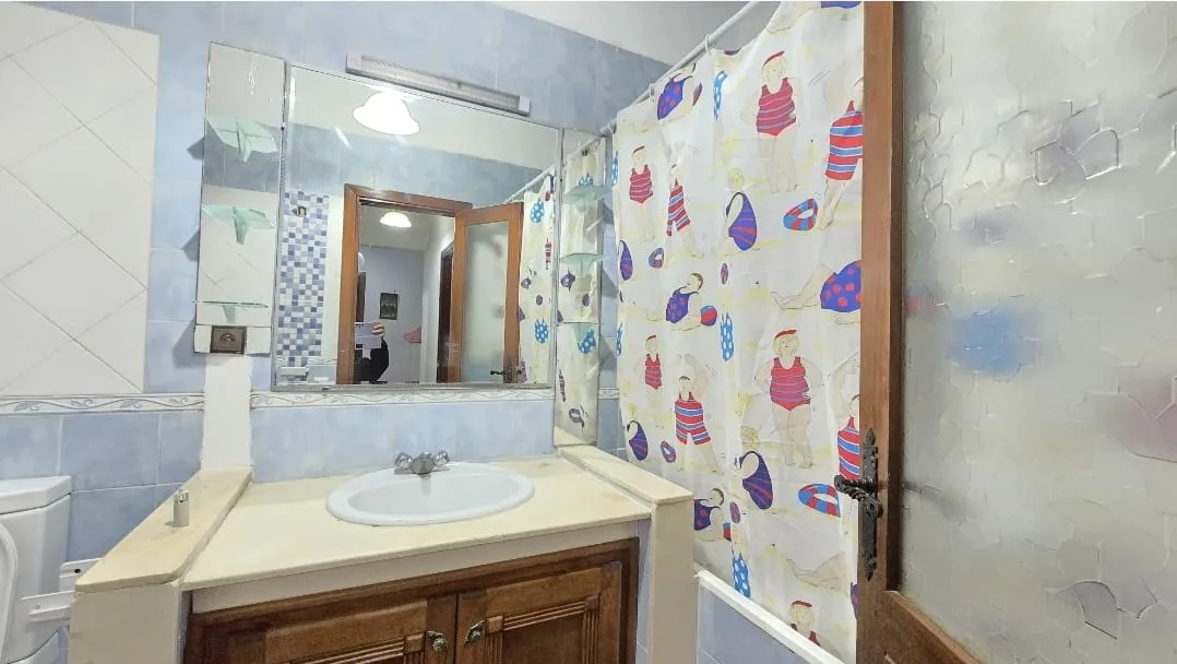 Appartement à Louer Mensuellement à M'diq  86m², 2 Chambres, Résidence Sécurisé