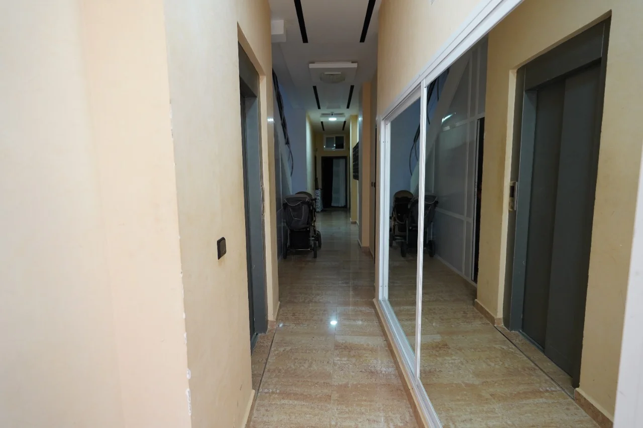 Appartement A vendre à M'diq résidence fermée chambre salon et balcon 
