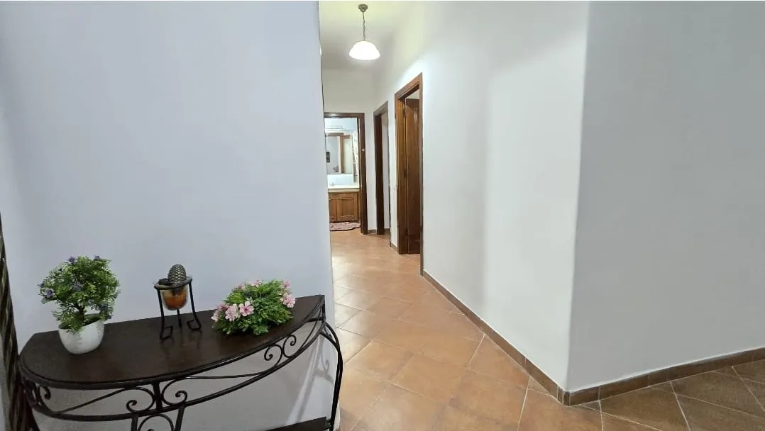 Appartement à Louer Mensuellement à M'diq  86m², 2 Chambres, Résidence Sécurisé