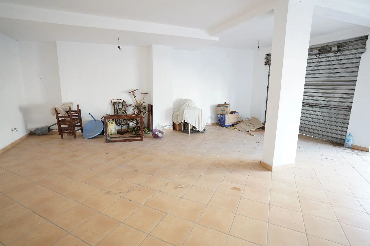 UN  MAGASIN COMMERCIAL À VENDRE  DANS LA VILLE DE OUED LAOU 56 MÈTRES