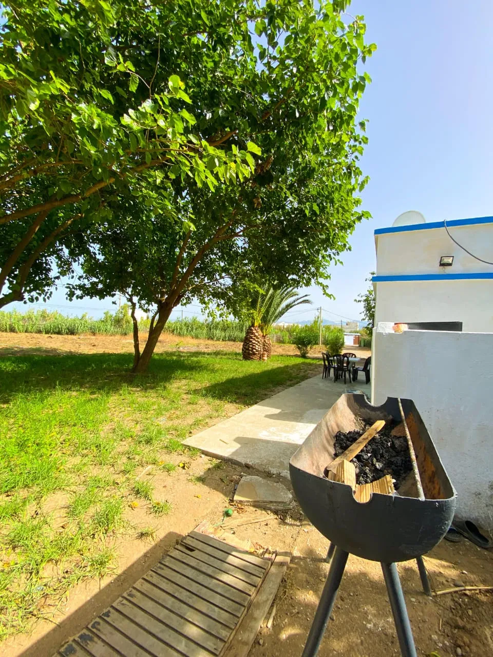 Appartement Spacieux à Louer entre M'diq et Cabo Negro une Chambre + 2 Salons