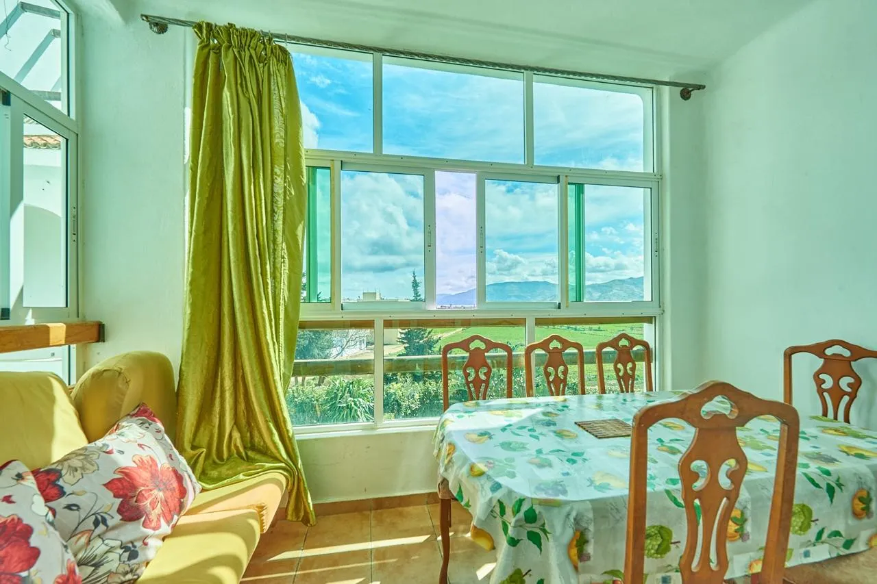 Bel appartement à vendre et à louer à Oued Laou  2e étage, 72 m², 2 chambres