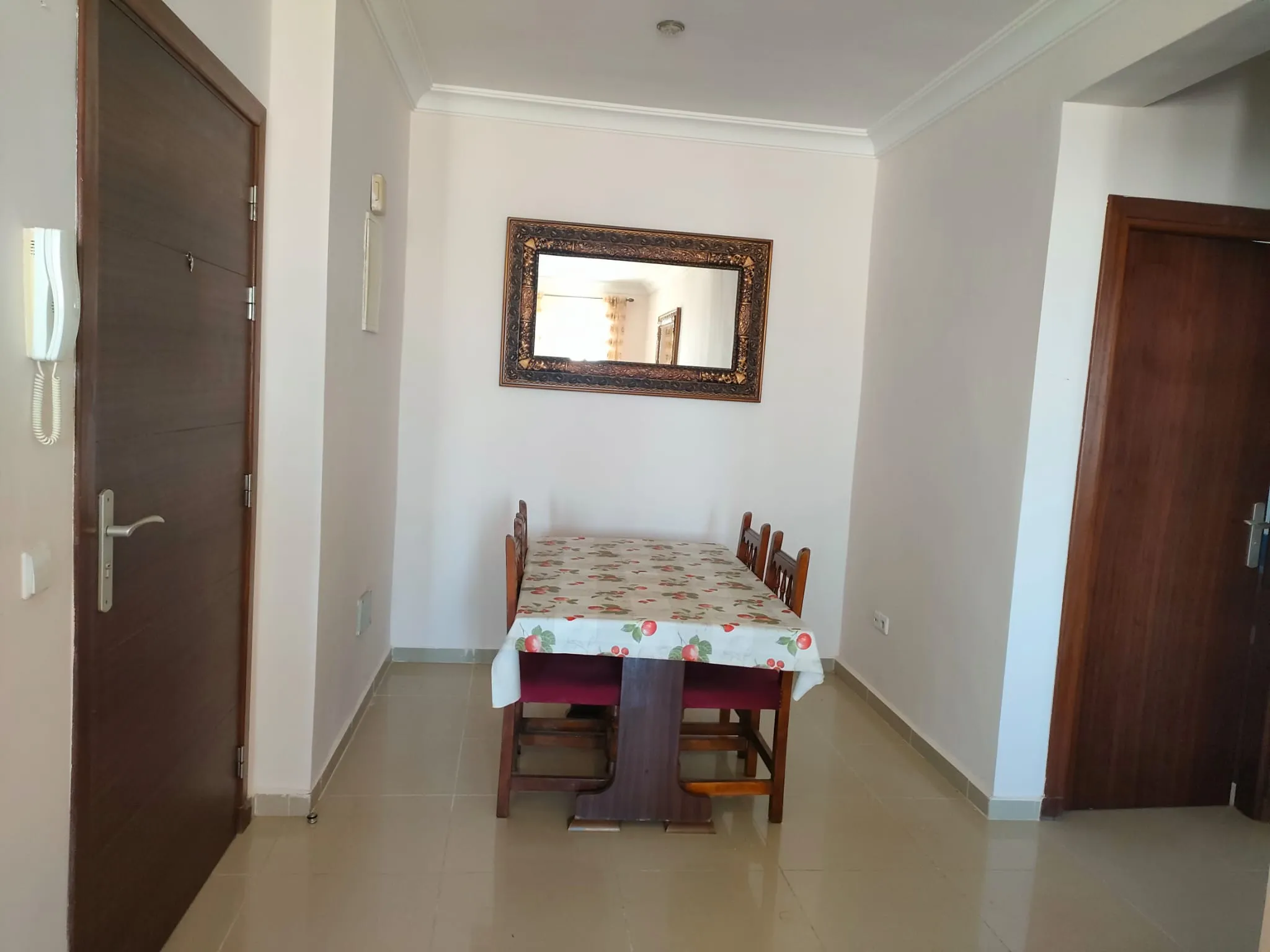 Bel appartement meublé à louer à Fnideq Emplacement idéal et bien équipé