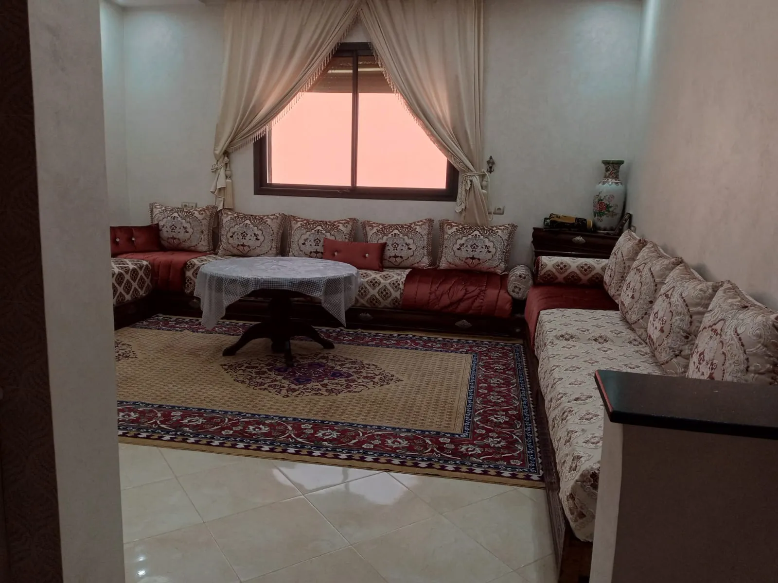 Bel appartement à louer à la journée au quartier Mohammedi à Agadir.