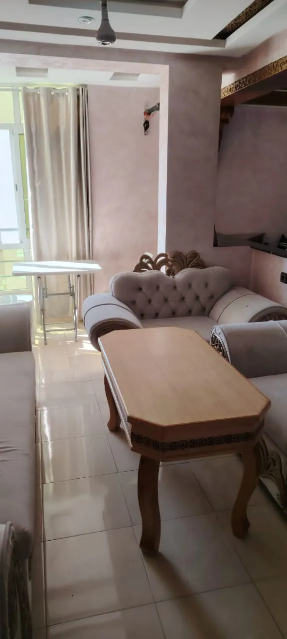 Appartement à louer à Tanger  Proche de l’aéroport, 1 chambre, 2 salons
