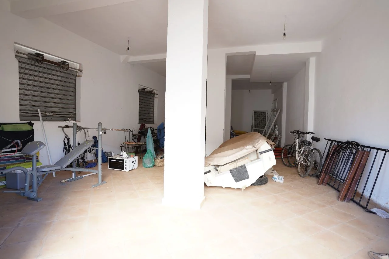 UN MAGASIN COMMERCIAL À VENDRE à oued laou  VILLE 75 MÈTRES