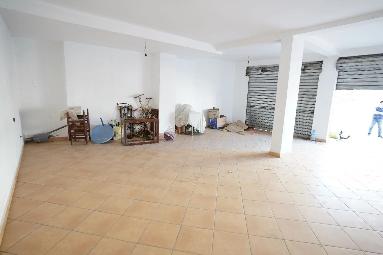 UN  MAGASIN COMMERCIAL À VENDRE  DANS LA VILLE DE OUED LAOU 56 MÈTRES