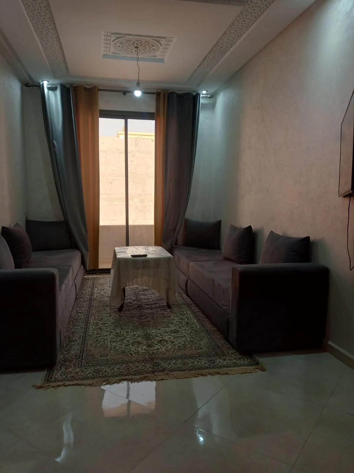 Bel appartement à louer à la journée au quartier Mohammedi à Agadir.