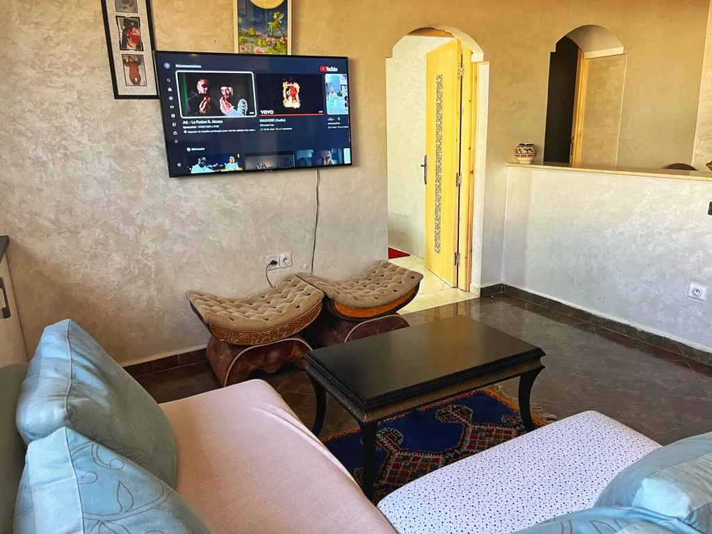 Bel appartement à louer à la journée à Agadir, au deuxième étage, de 75 mètres. 