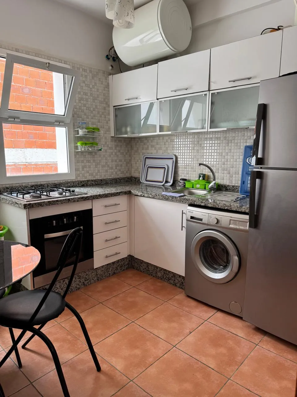 Appartement à louer à la journée au quatrième étage, composé de deux chambres 
