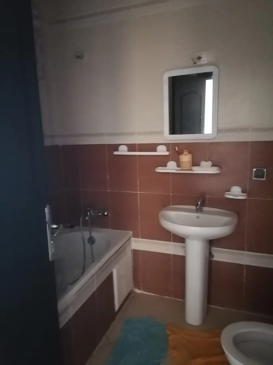 Appartement titré à vendre au premier étage, d'une superficie de 64 m²,