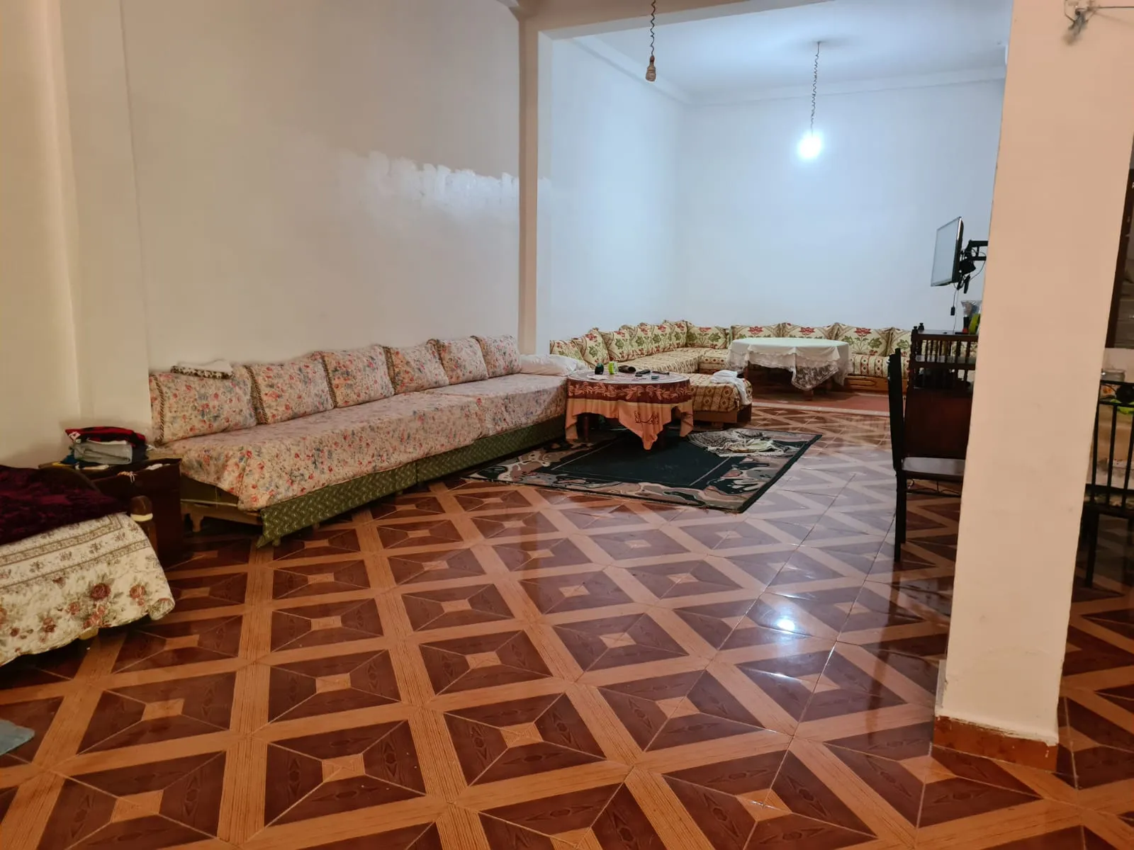 Maison indépendante à vendre à Tanger, 2 étages, garage et titre légal