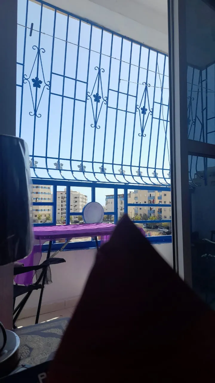 Appartement équipé au 3ème étage avec ascenseur à Oued Laou