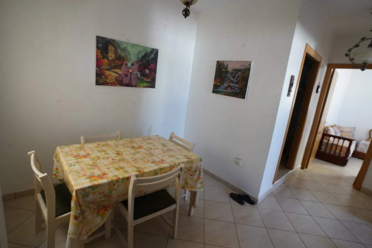 Appartement A vendre à Oued Laou 2 chambre salon à 3 étage 