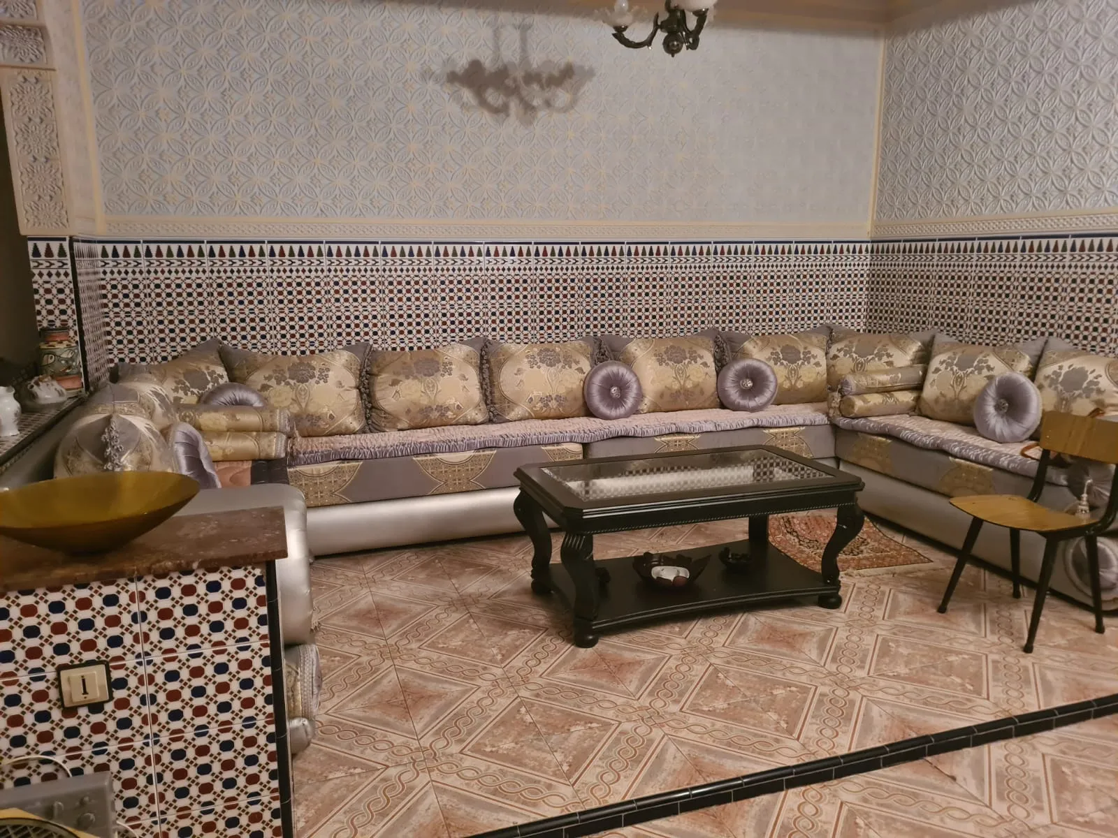 Maison indépendante à vendre à Tanger, 2 étages, garage et titre légal