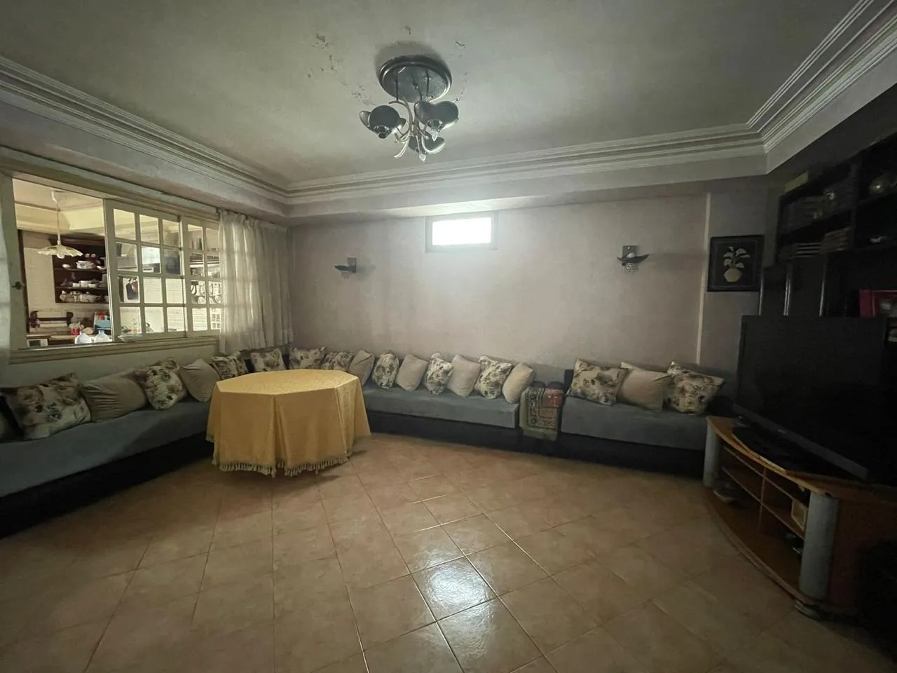 Duplex à vendre dans un quartier prestigieux, d’une superficie de 440 m². 