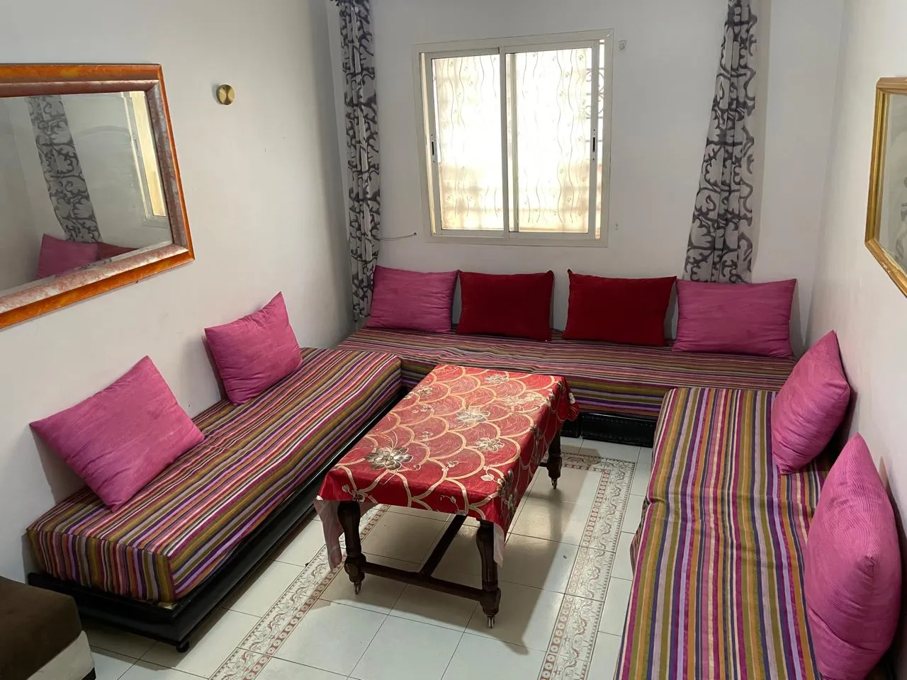 Appartement à louer à Casablanca, 2 chambres, salon, rez-de-chaussée, 53 m².