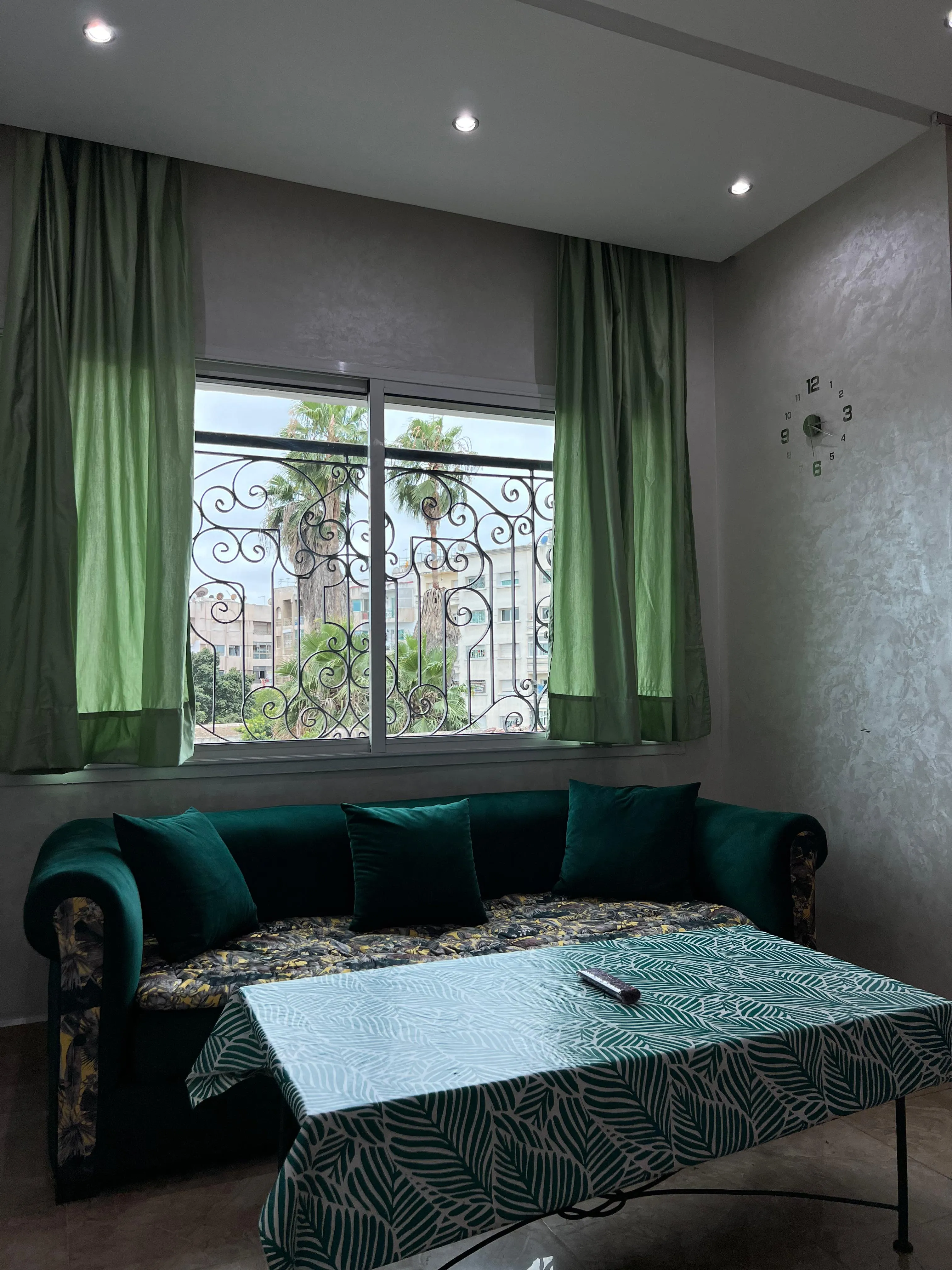 Appartement à louer à Casablanca, composé de deux chambres et un salon