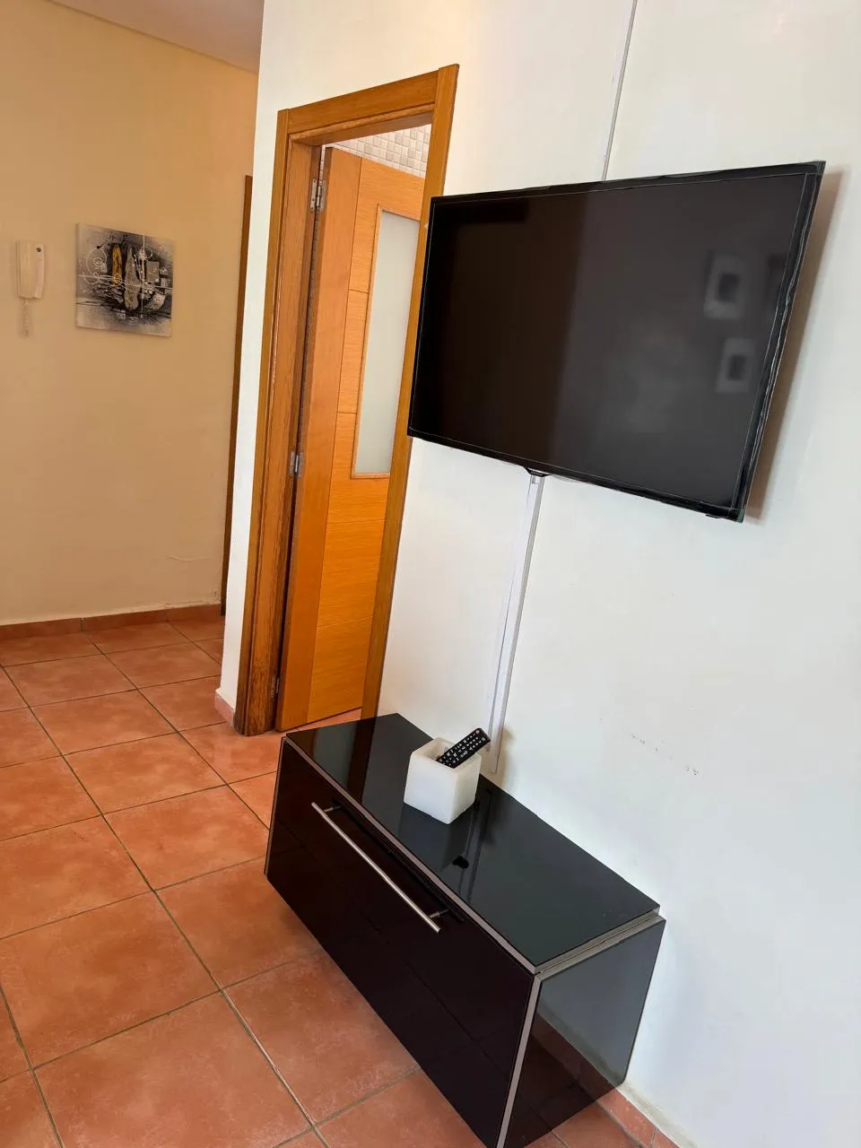 Appartement avec équipements modernes à louer à Fnideq, composé de 2 chambres