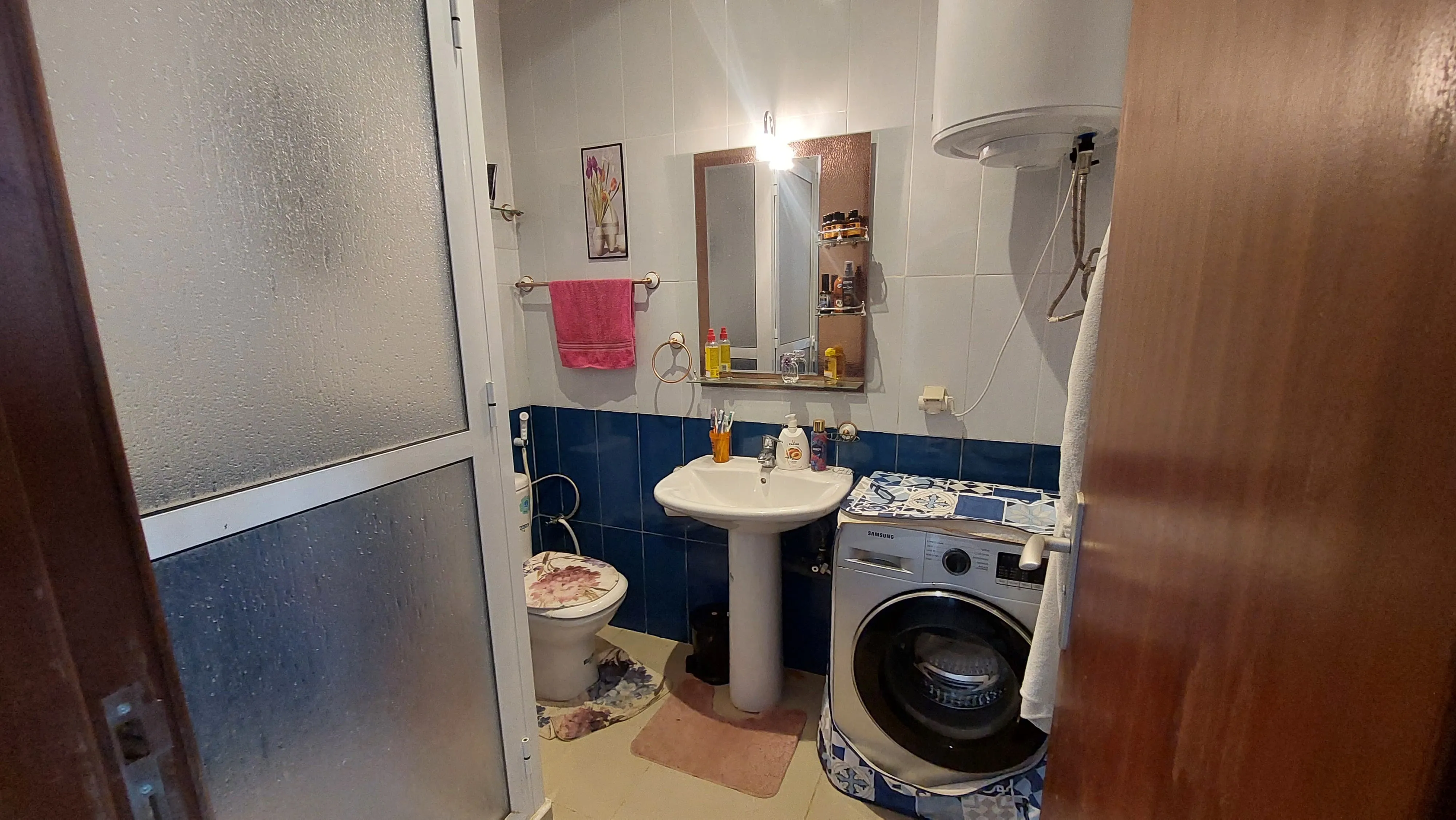 Bel appartement à louer à Fnideq, situé au troisième étage d'une résidence calme