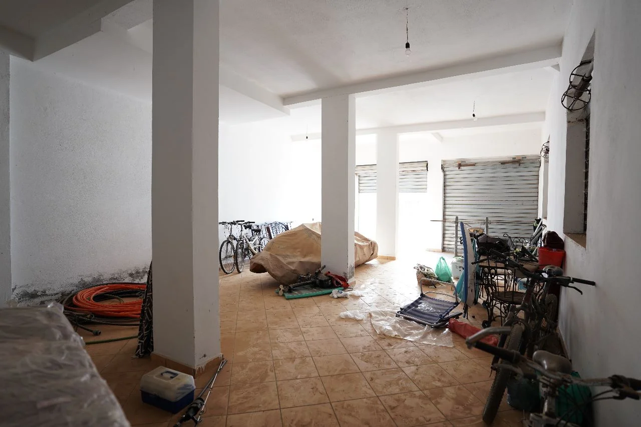 UN MAGASIN COMMERCIAL À VENDRE à oued laou  VILLE 75 MÈTRES