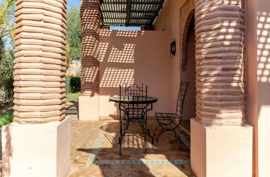 Appartement à louer à Restinga Plage, Route de Ceuta, dans une résidence fermée.