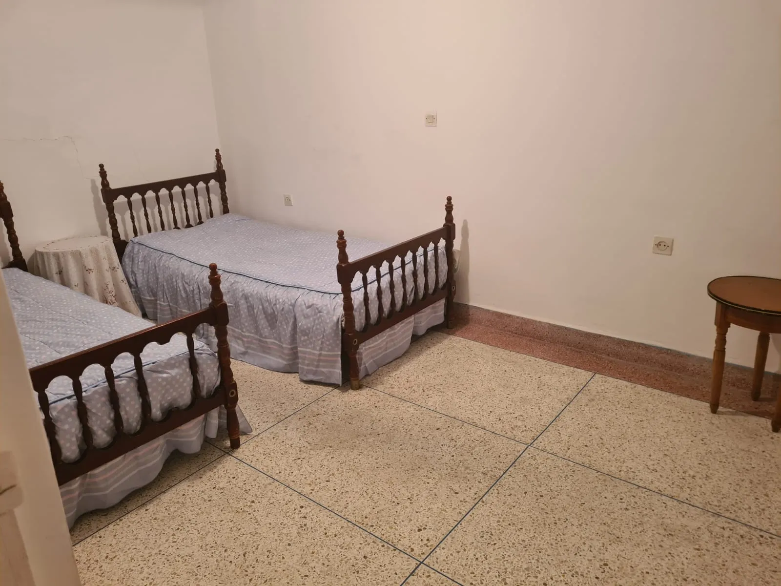 Maison indépendante à vendre à Tanger, 2 étages, garage et titre légal