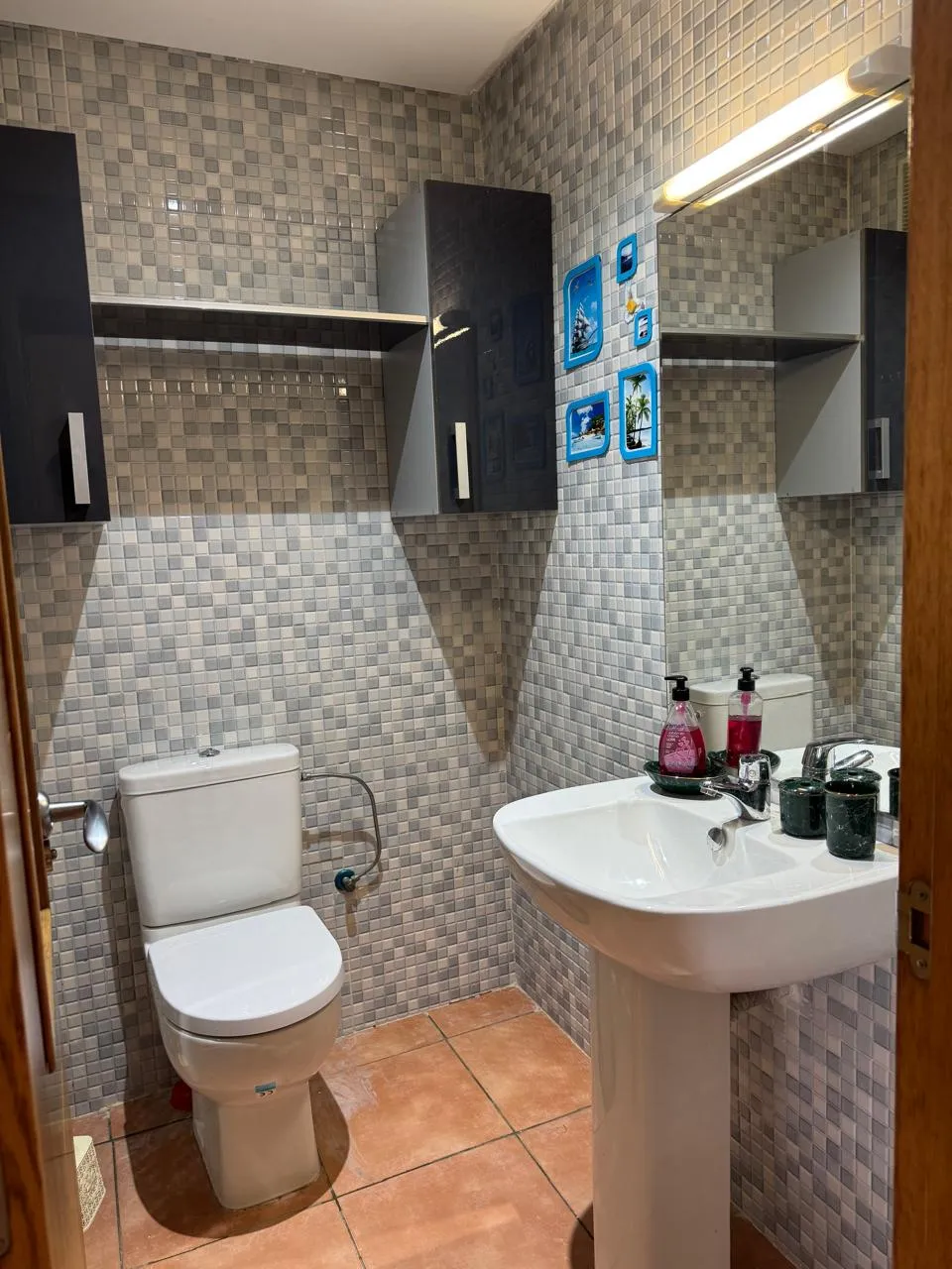 Appartement à louer à la journée au quatrième étage, composé de deux chambres 