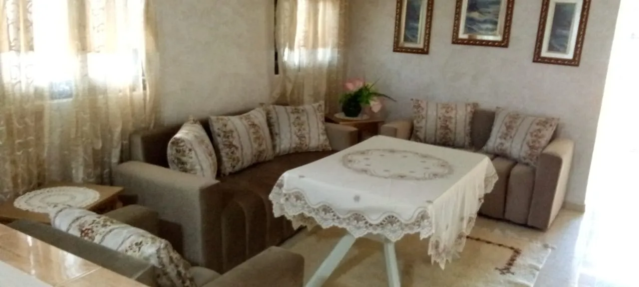 Appartement Spacieux à Louer entre M'diq et Cabo Negro une Chambre + 2 Salons