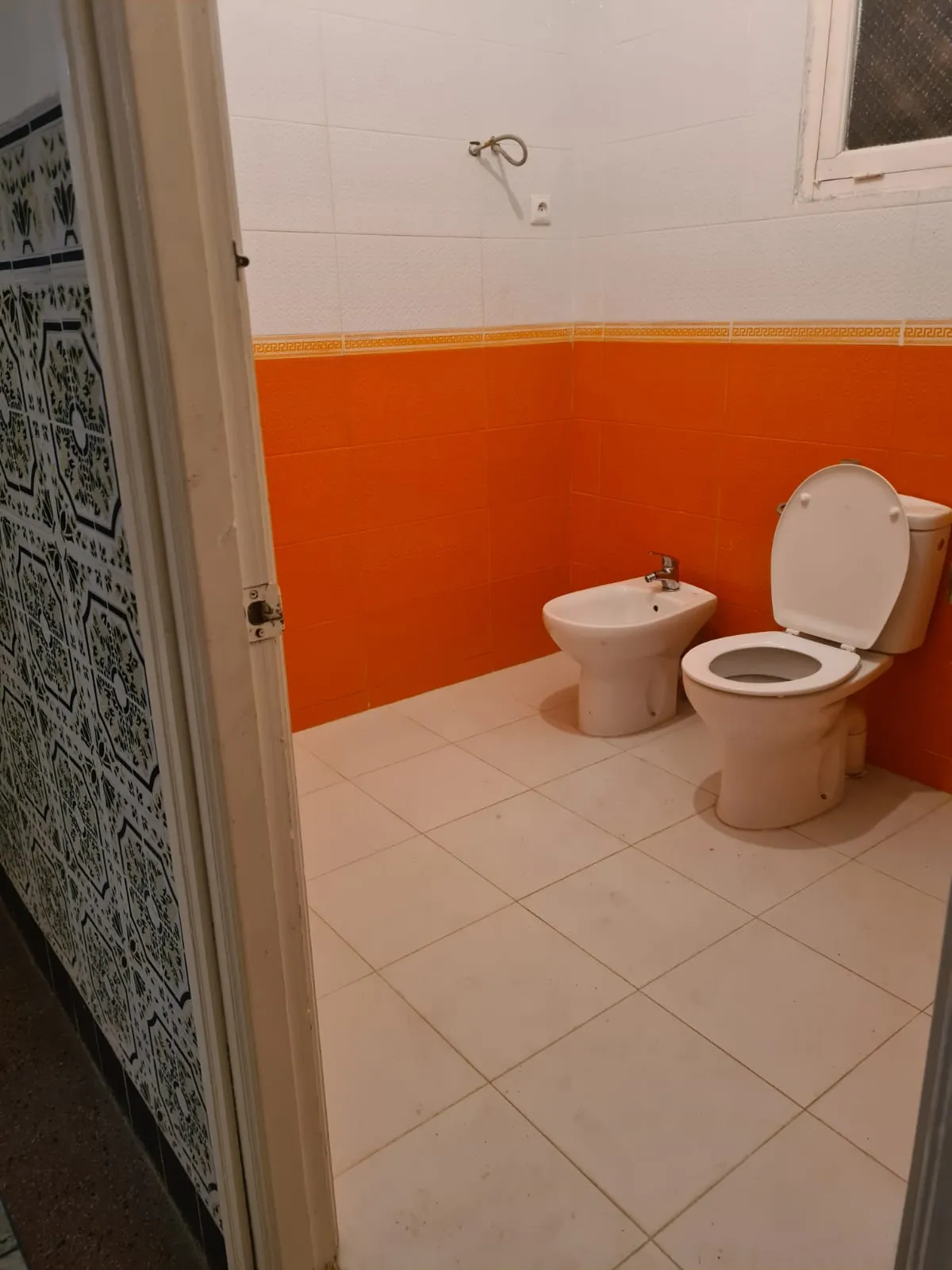 Maison indépendante à vendre à Tanger, 2 étages, garage et titre légal