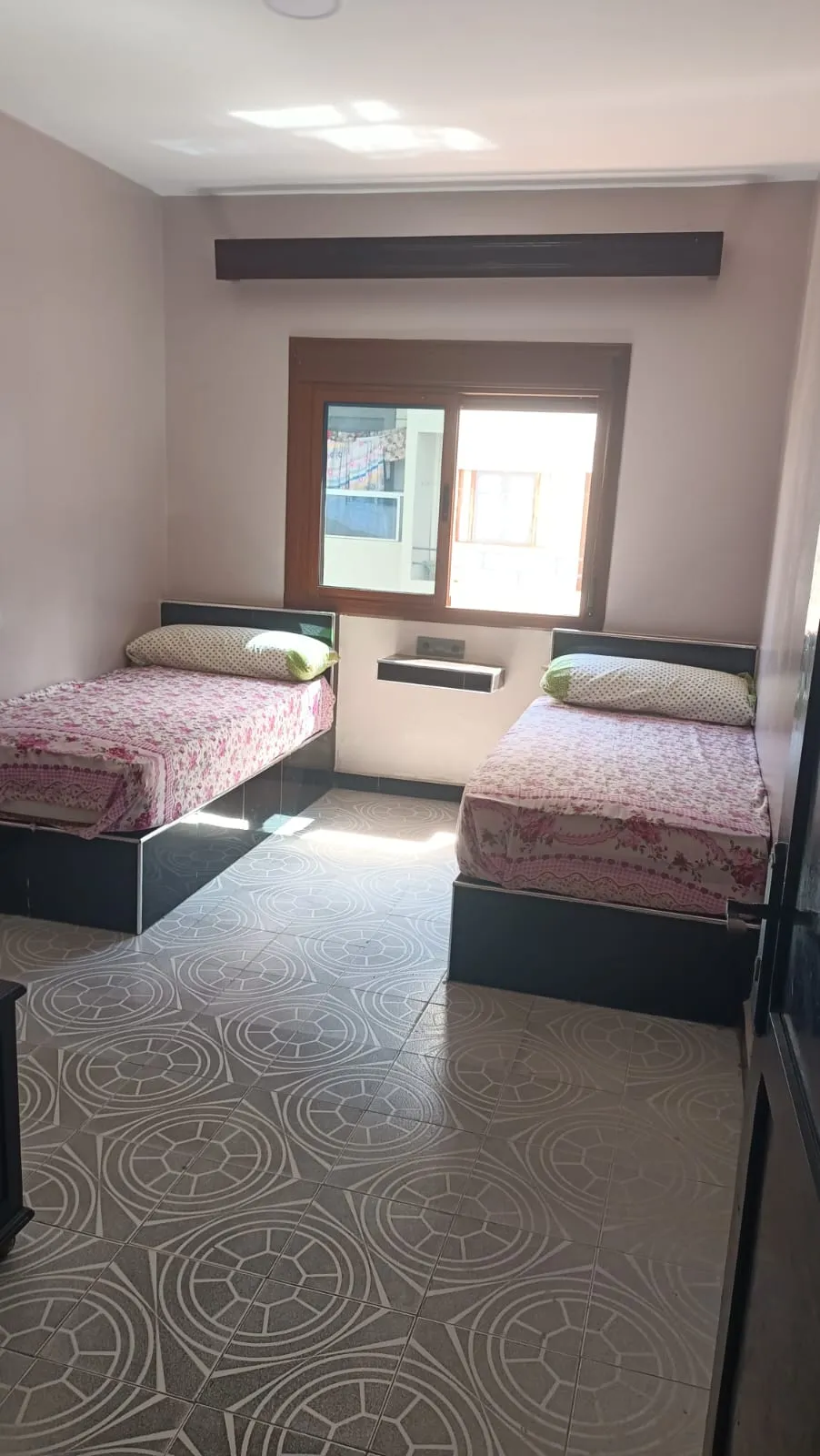 Appartement à Louer à M'diq – 2ᵉ Étage, Emplacement Stratégique