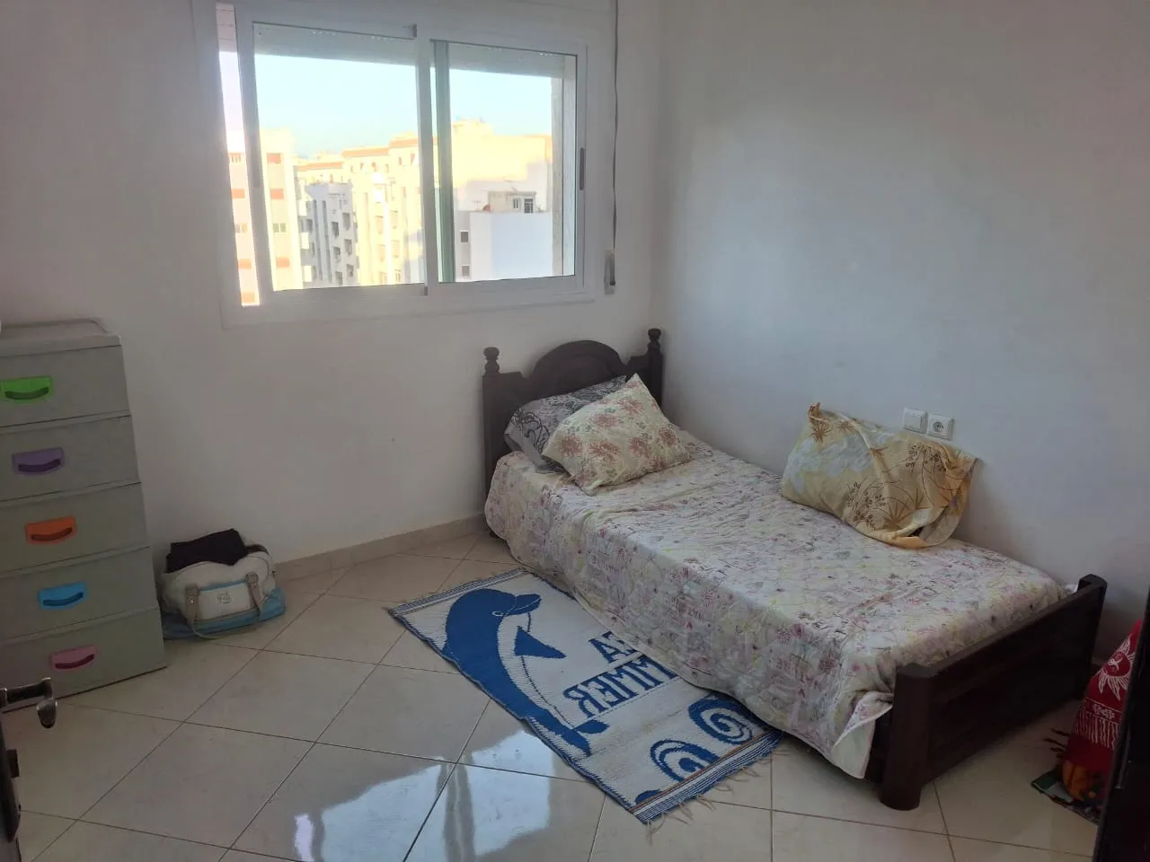 Appartement à vendre à Oued El Lou, 85 m², deux façades, situé au 3ᵉ étage.