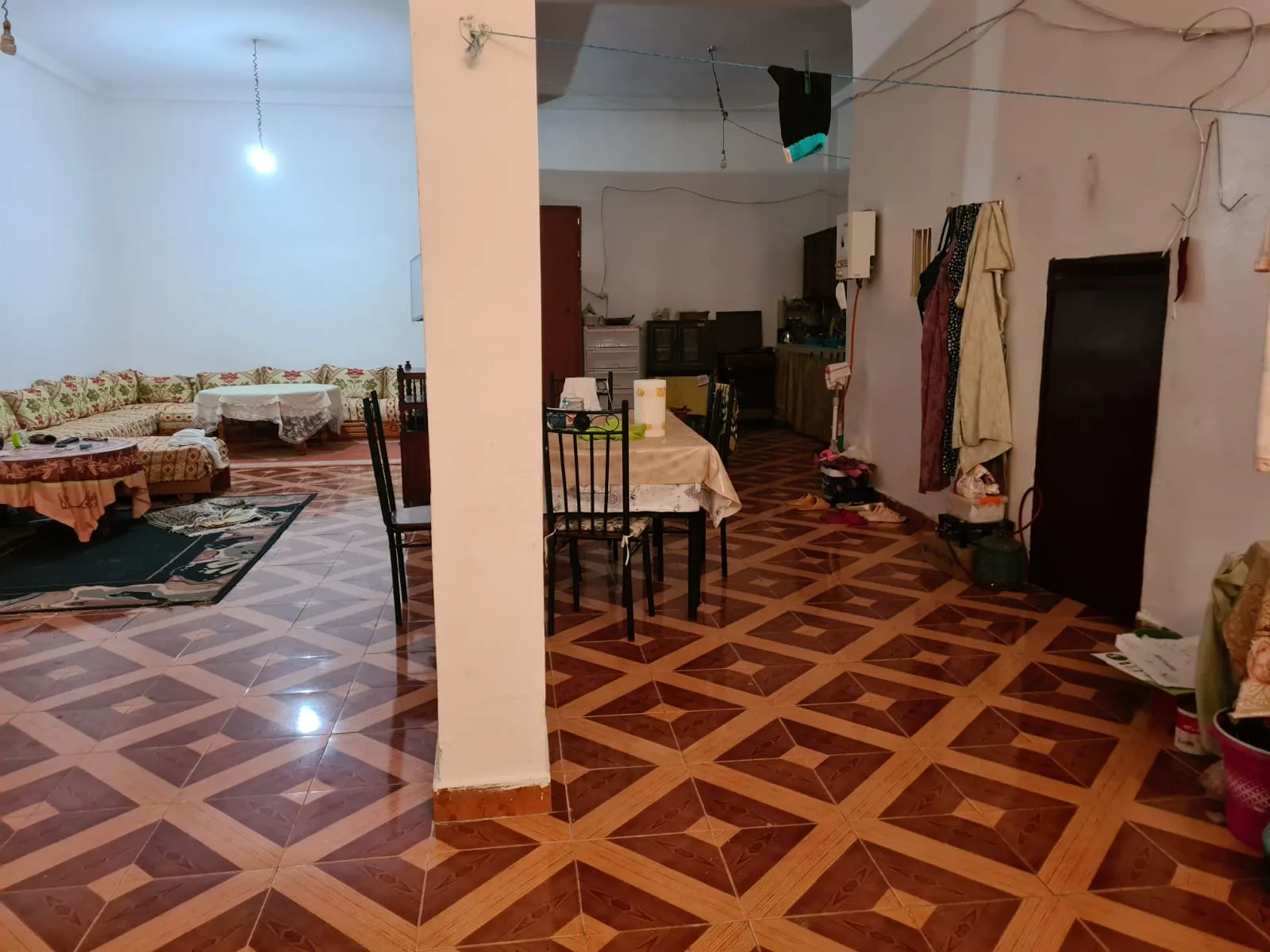 Maison indépendante à vendre à Tanger, 2 étages, garage et titre légal
