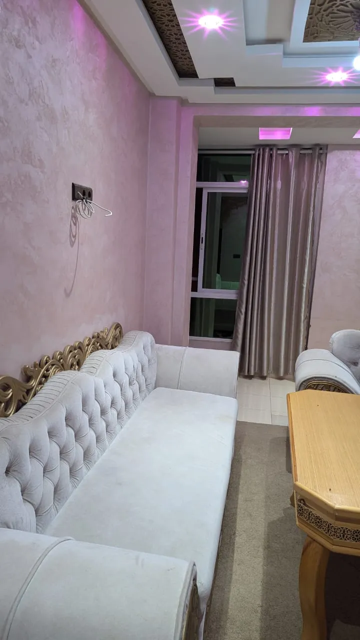 Appartement à louer à Tanger  Proche de l’aéroport, 1 chambre, 2 salons