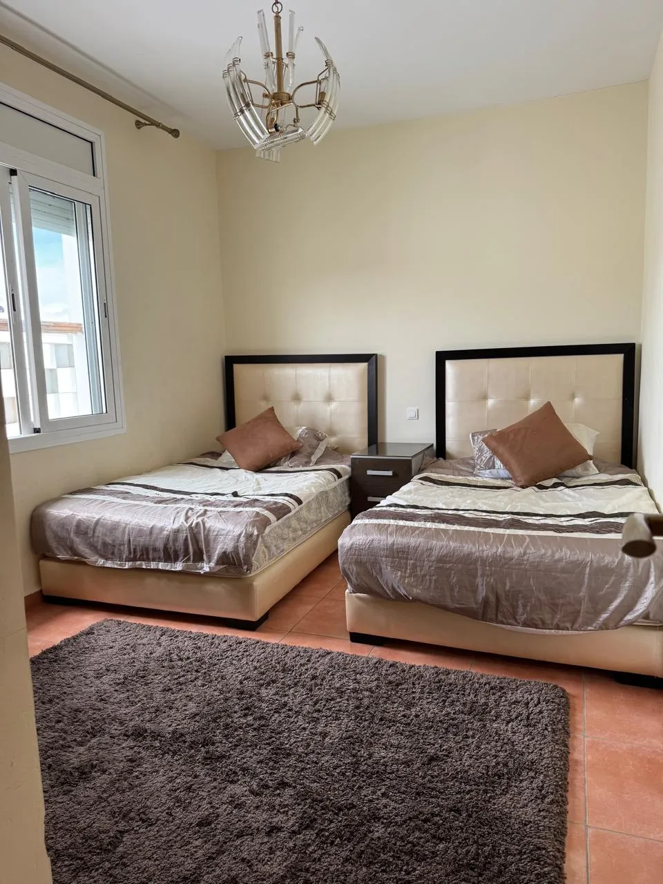 Appartement à louer à la journée au quatrième étage, composé de deux chambres 