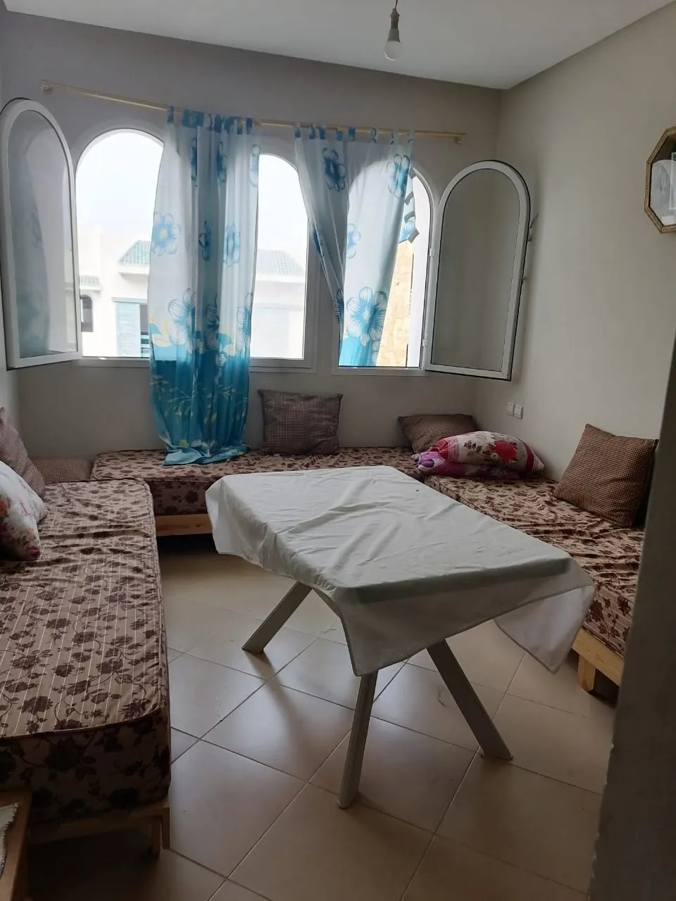 Appartement titré à vendre au premier étage, d'une superficie de 64 m²,