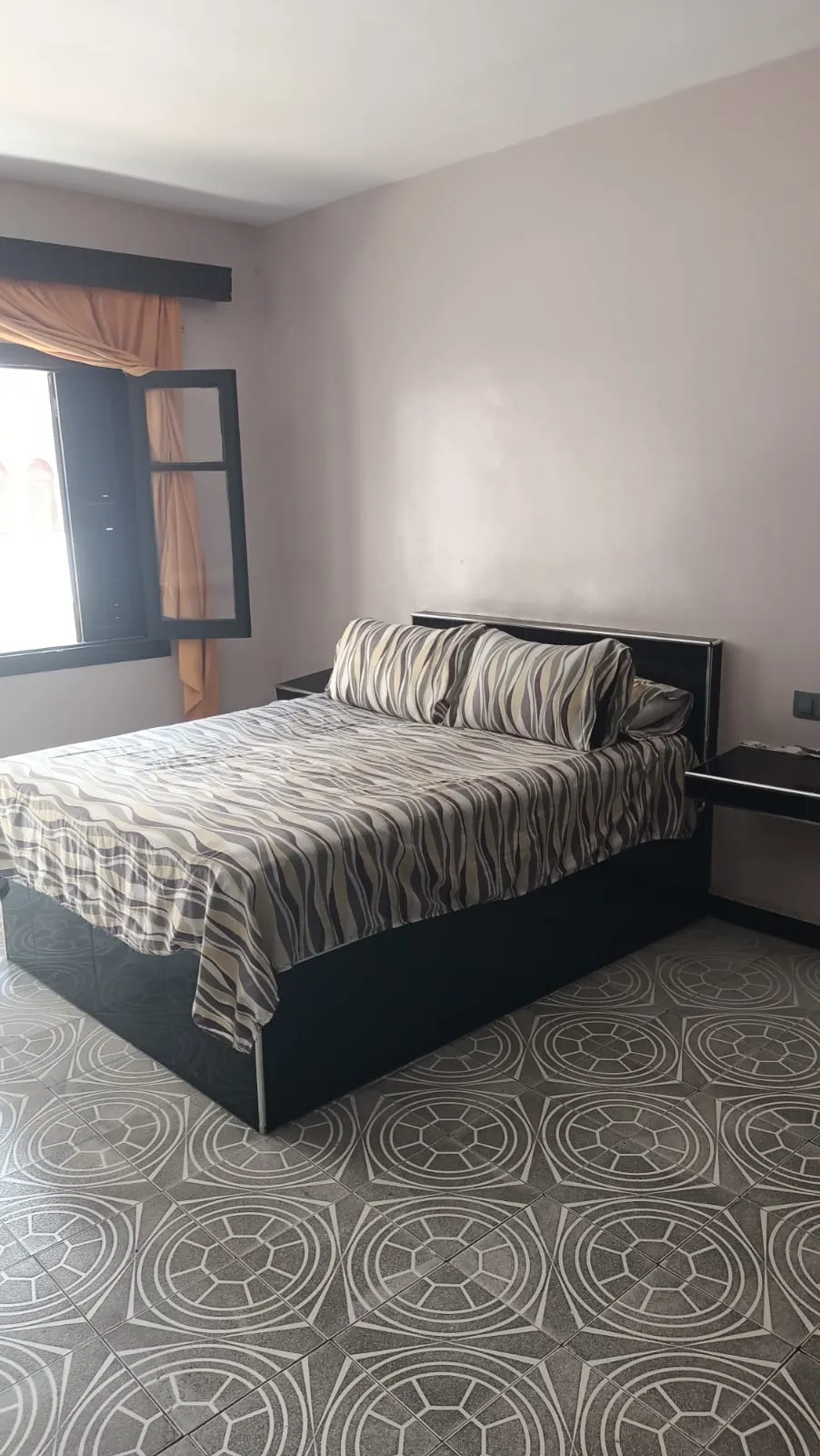 Appartement à Louer à M'diq – 2ᵉ Étage, Emplacement Stratégique