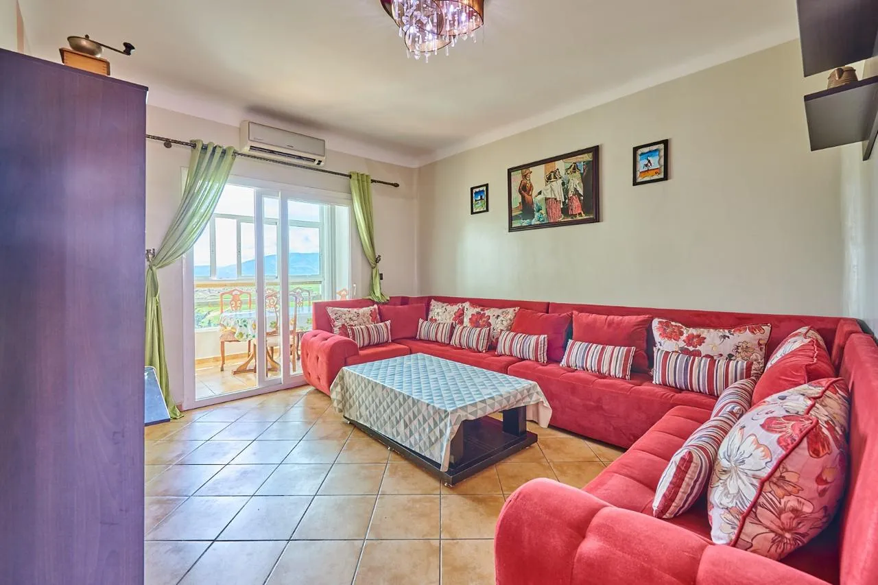 Bel appartement à vendre et à louer à Oued Laou  2e étage, 72 m², 2 chambres