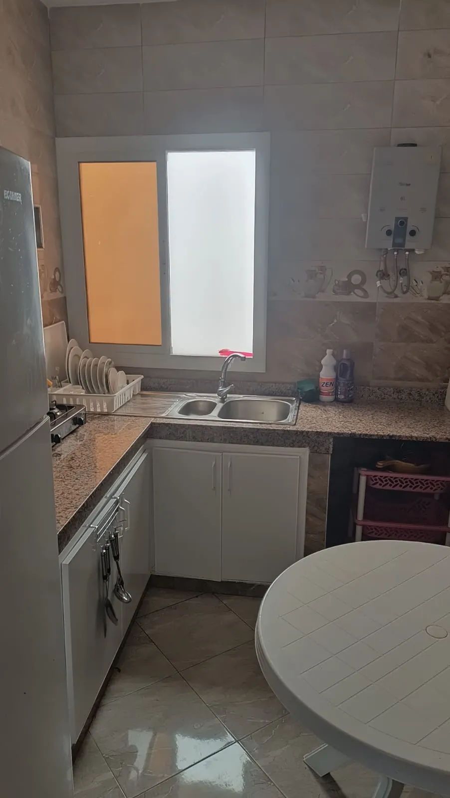 Appartement à Louer à M'diq – 2ᵉ Étage, Emplacement Stratégique