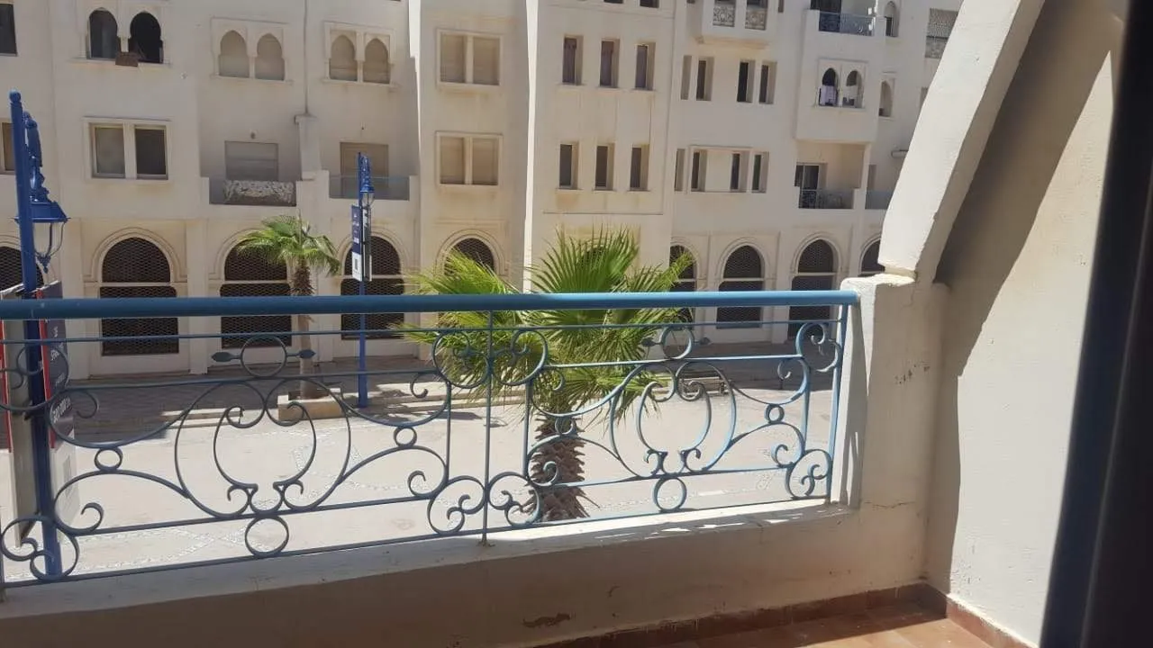 Appartement à vendre de 80 m² au premier étage, une chambre et d'un salon.