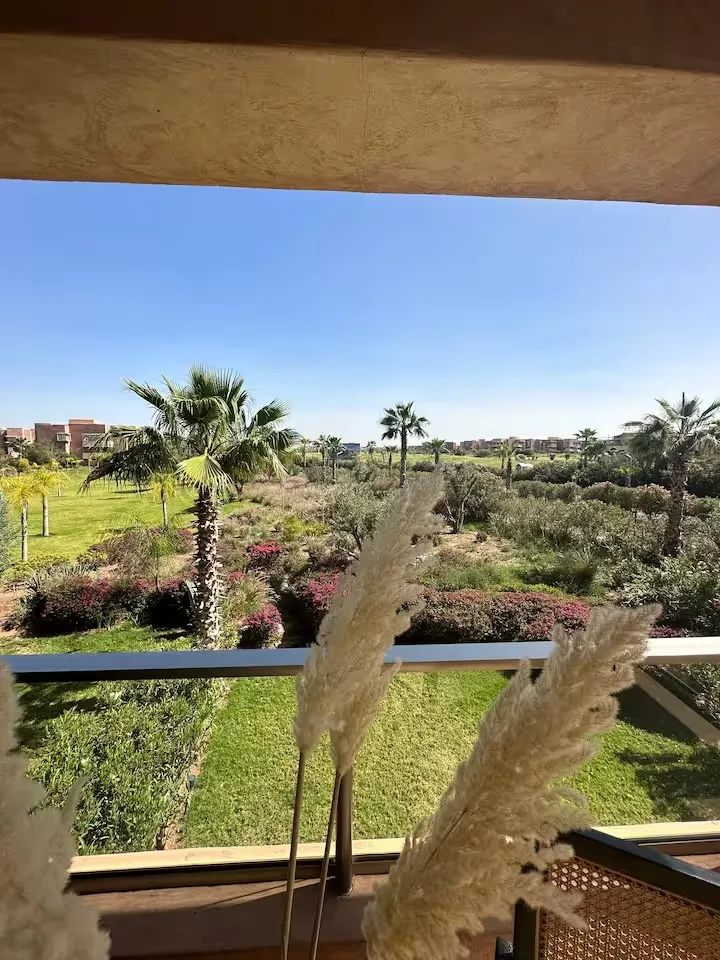 Un bel appartement à louer à Marrakech, doté d’un design moderne et élégant.