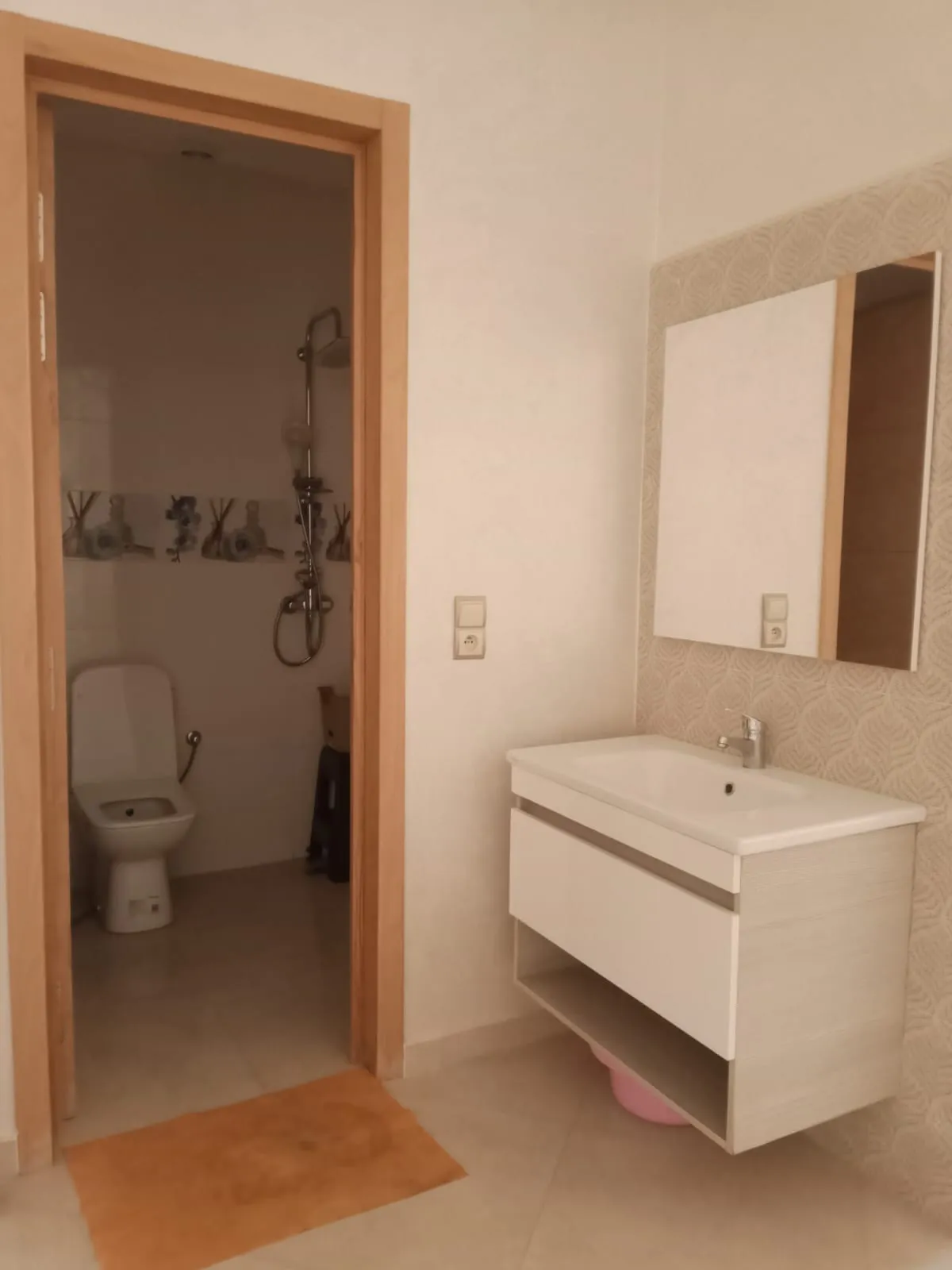 Bel appartement à louer à la journée au quartier Mohammedi à Agadir.