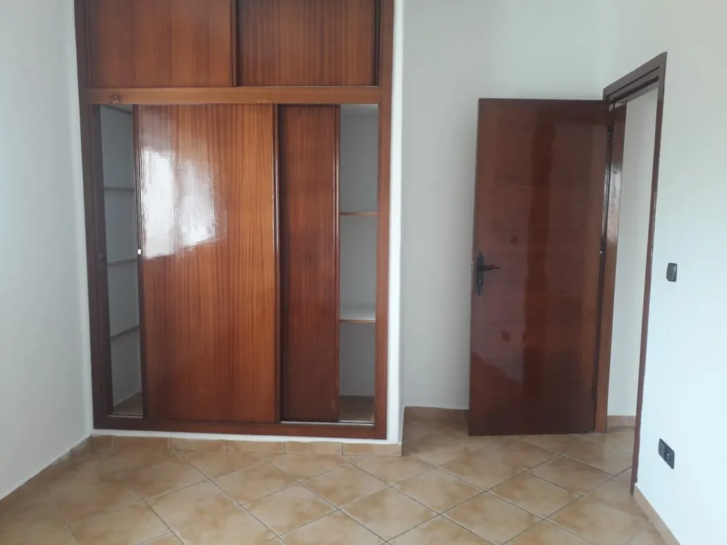 Appartement titré à vendre, d'une  87 m², situé au 2ᵉ étage.  deux chambres