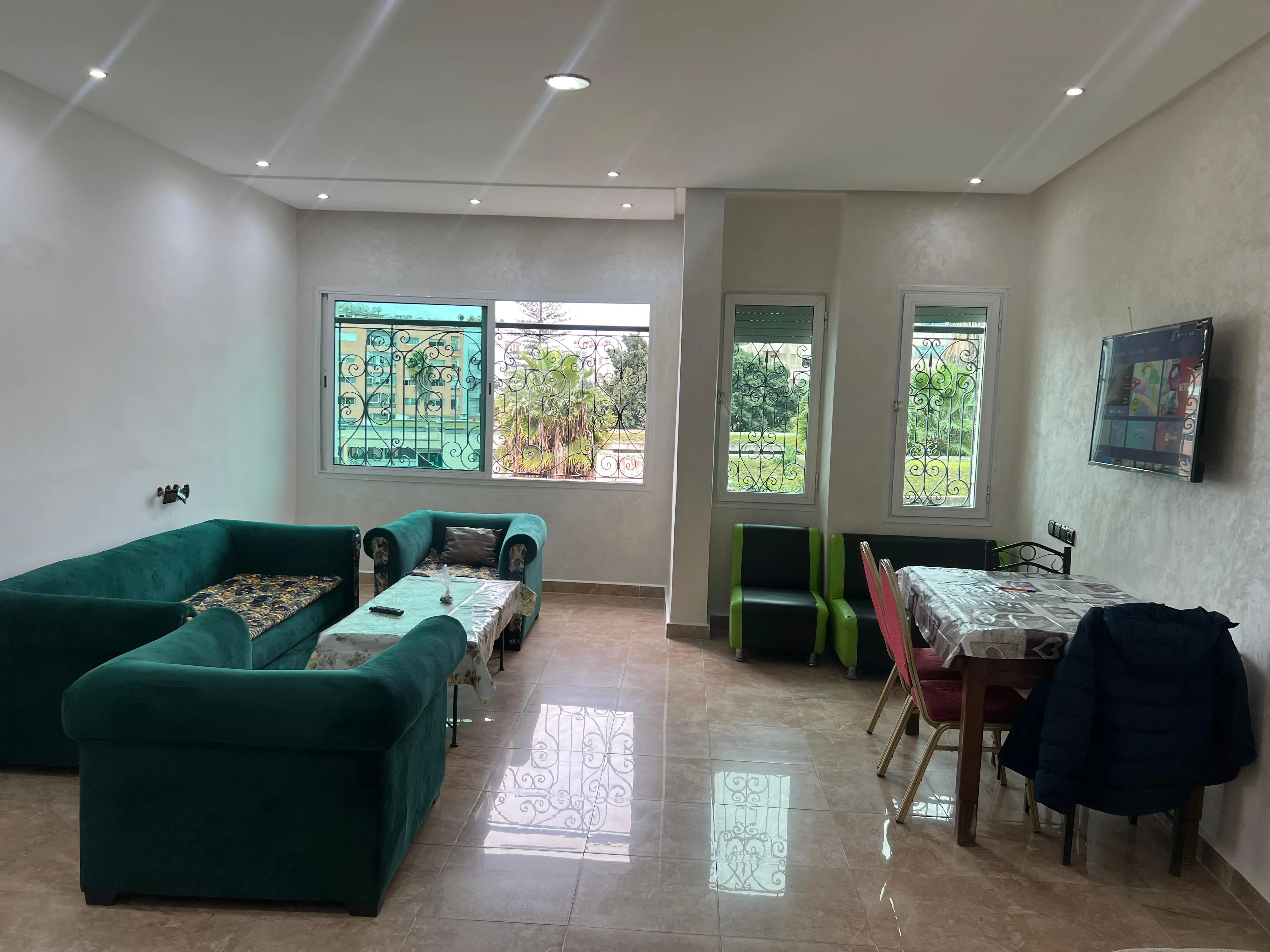 Appartement à louer à Casablanca, composé de deux chambres et un salon